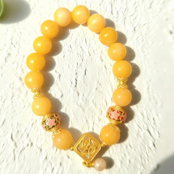 D84 Bead Bracelet: Ninth Cycle Glowing Pearl