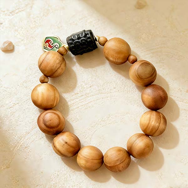 D142 Silver Obsidian Bead with Auspicious Cloud Pendant